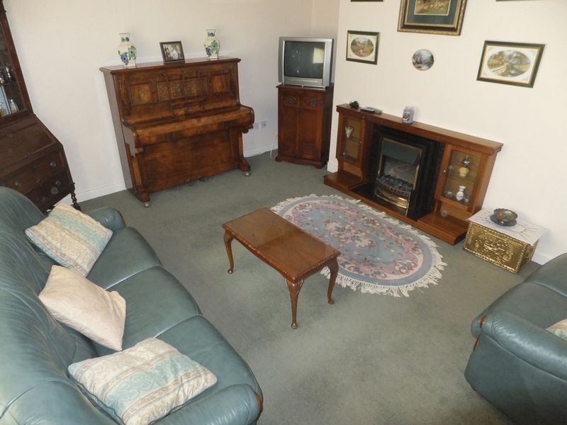 Sitting Room- click for photo gallery